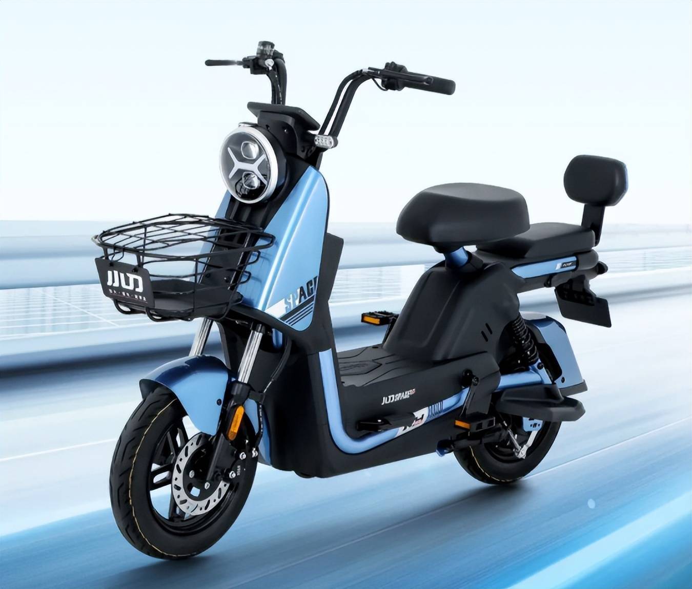 10月起,電動車價格戰(zhàn)開打,雅迪、綠源、小刀參與,降幅千元以上